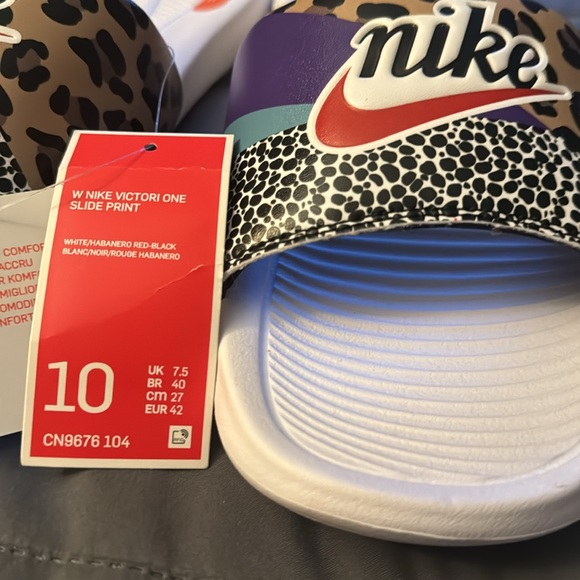 NWT Nike Sandals, no box. - Picture 2 of 3